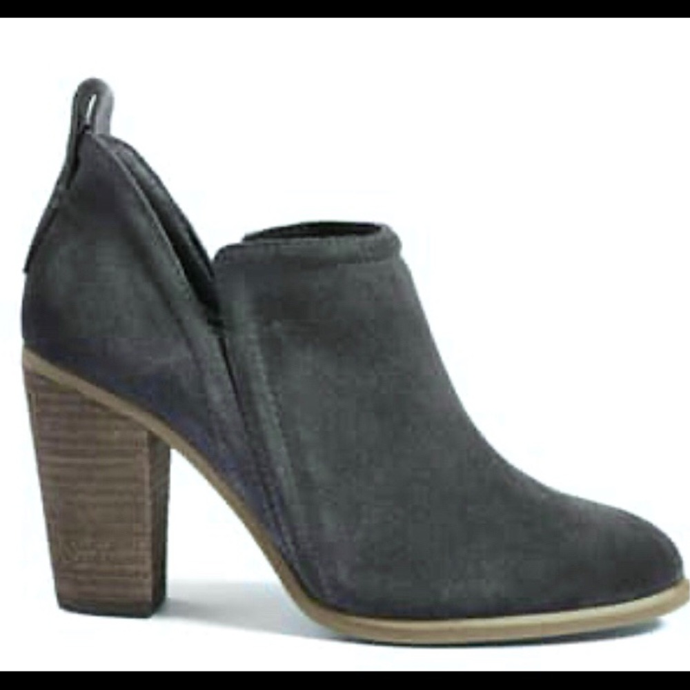 NWOT Vince Camuto Francia Bootie - Dark Grey - 6.5
